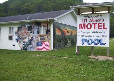 Li’l Abner Motel & Cottages